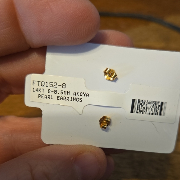 Elegant 14KT Gold Pearl Earrings - Picture 2 of 2